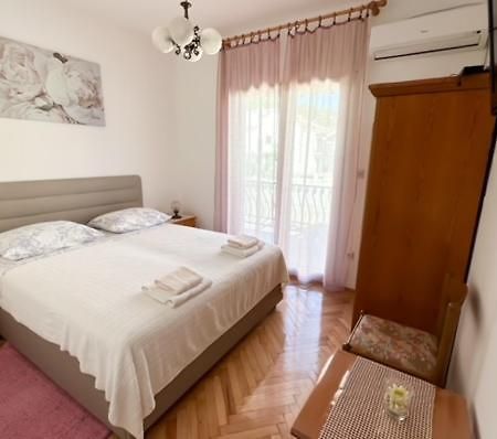 Studio With Balcony Єлса Екстер'єр фото